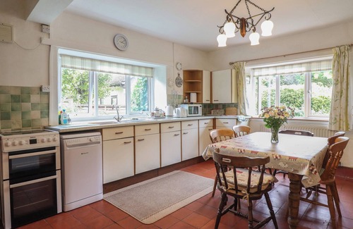 Pontfadog Cottage | HAFOD, pet friendly, character holiday cottage in Chirk