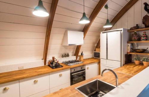 Hokujo Ski Chalet | Hakuba Stugan - Gorgeous A-frame Chalet