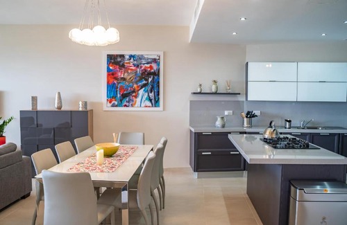 Zebbug Apartment | Hal-Sagħtrija - Sea views and pool