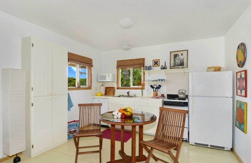 Wailua Cottage | 'hale Iki' Kapa'a Cottage - 1 Block to Beach!
