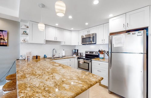 Kihei House | Hale Kai O Kihei Condo w/Ocean View, Shared W/D-Waves Await