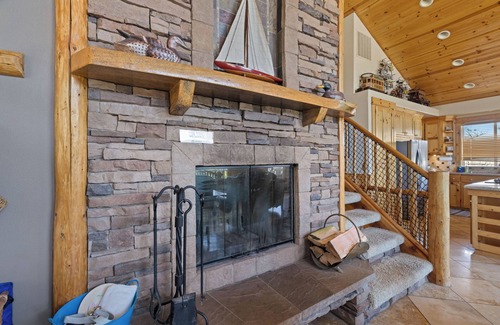 Manzanita House | Half Block to Beach and Golf, Hot Tub, Pool Table, Game Room, and More!