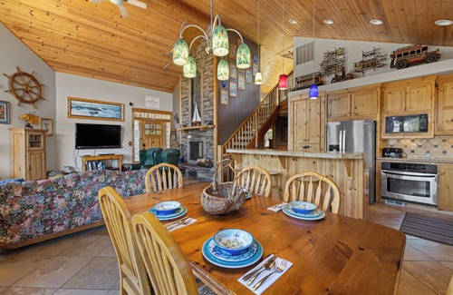 Manzanita House | Half Block to Beach and Golf, Hot Tub, Pool Table, Game Room, and More!