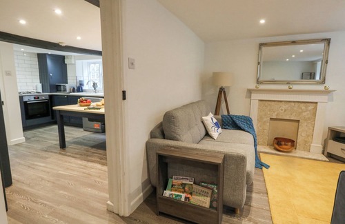 Beaminster House | HALF PINT COTTAGE, pet friendly, with a garden in Beaminster
