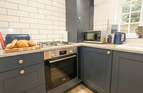 Beaminster House | HALF PINT COTTAGE, pet friendly, with a garden in Beaminster