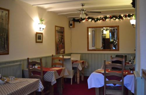 Powick Hotel | Halfway House