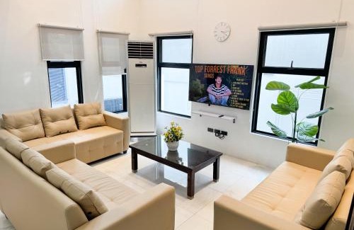 Kapitolyo Villa | Halika Villa & Capitolo events place near BGC