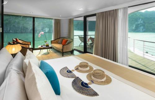Ha Long Boat Rental | Halong CapellaCruise - Member of Lyra cruise collection