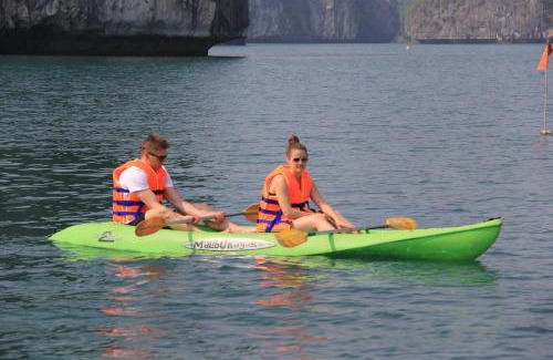 Ha Long Boat Rental | Halong Fantasea Cruise