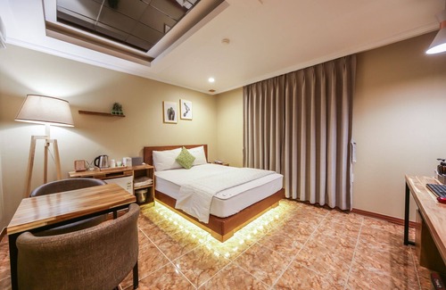 Haman Hotel | Haman JM