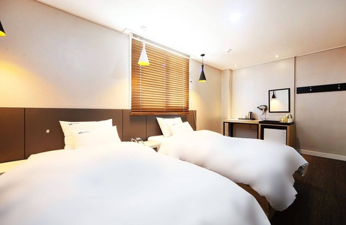 Haman Hotel | Haman W