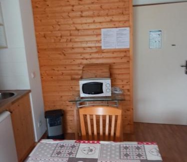 Orelle Apartment | Hameau 8 102 - SPA & PISCINE appartement 4 pers