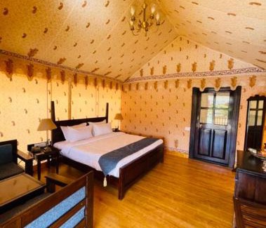 Amar Sagar Pol Resort | HAMIRGARH LUXURIOUS DESERT CAMP & RESoRT