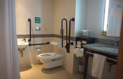 Luton Hotel | Hampton by Hilton London Luton Airport