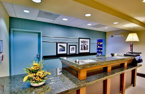 Moreno Valley Hotel | Hampton Inn and Suites Moreno Valley