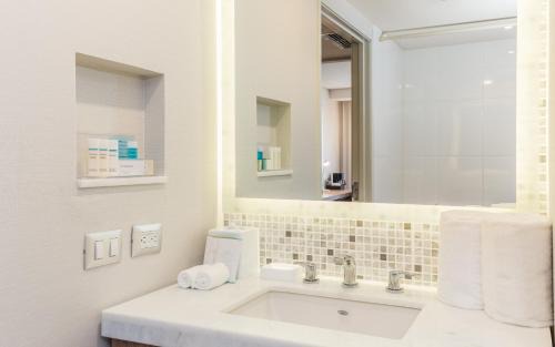 Tijuana Hotel | Hampton Inn By Hilton Tijuana