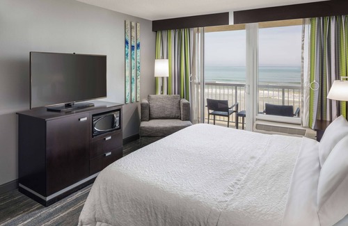 Daytona Beach Hotel | Hampton Inn Daytona Beach/Beachfront