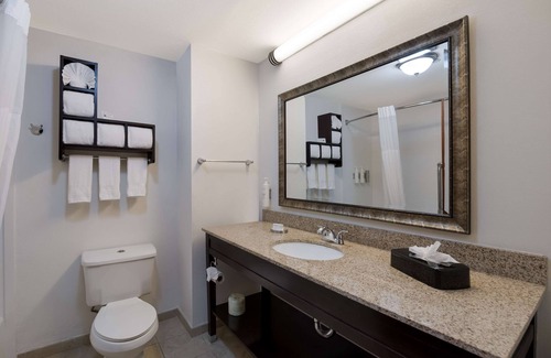 Marshall Hotel | Hampton Inn Marshall