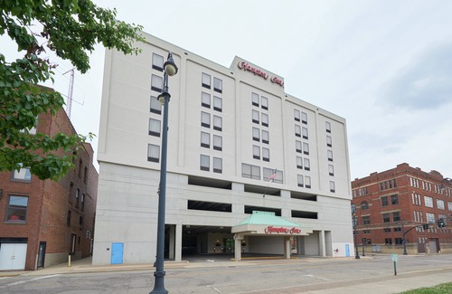 Massillon Hotel | Hampton Inn Massillon