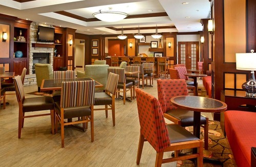 McHenry Hotel | Hampton Inn McHenry