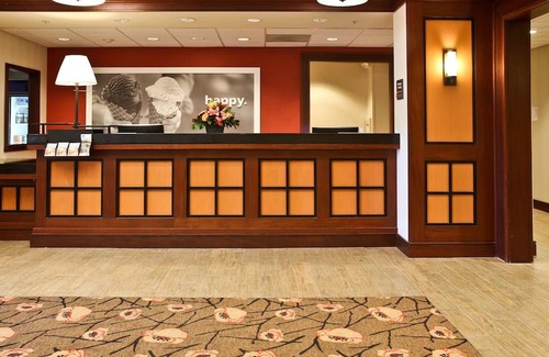 McHenry Hotel | Hampton Inn McHenry