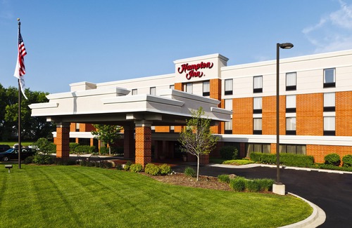 McHenry Hotel | Hampton Inn McHenry