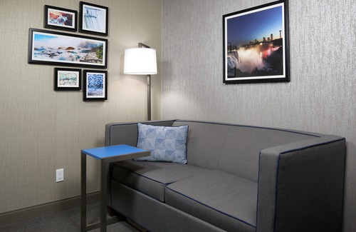 Downtown Niagara Falls Hotel | Hampton Inn Niagara Falls