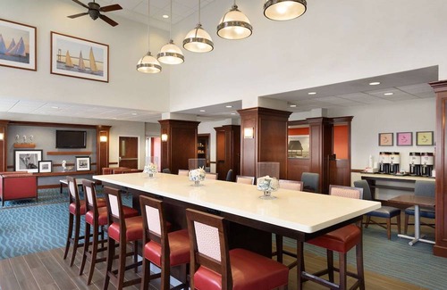 Middletown Hotel | Hampton Inn & Suites Middletown