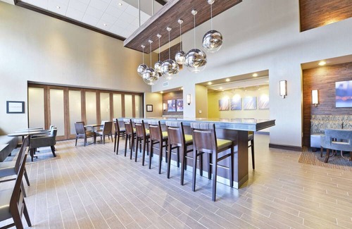Greensboro Hotel | Hampton Inn & Suites Greensboro/Coliseum Area