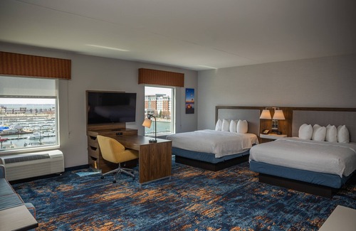 Erie Hotel | Hampton Inn & Suites Erie Bayfront