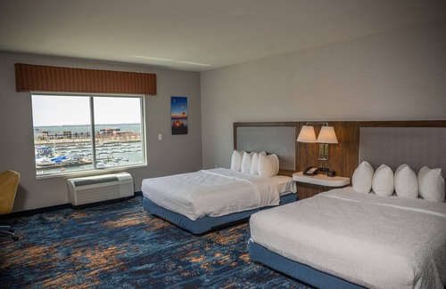 Erie Hotel | Hampton Inn & Suites Erie Bayfront