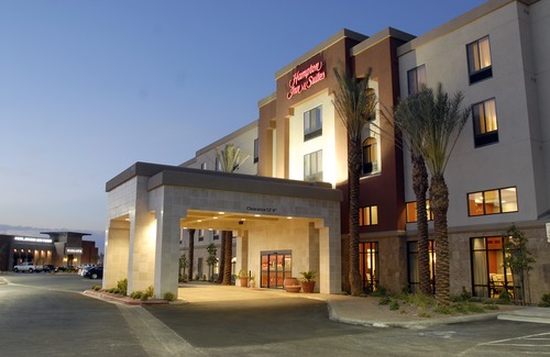Seven Hills Hotel | Hampton Inn & Suites Las Vegas South
