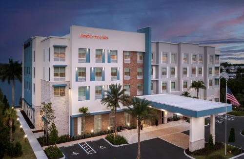 Isles of Collier Preserve Hotel | Hampton Inn & Suites Naples South