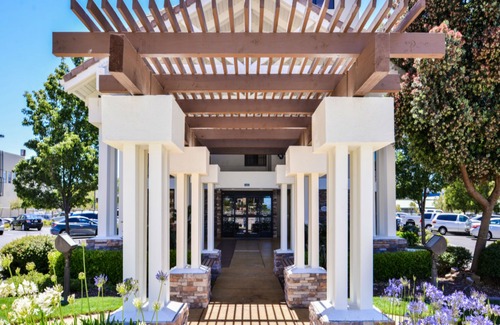 Burlingame Hotel | Hampton Inn & Suites San Francisco-Burlingame-Airport South