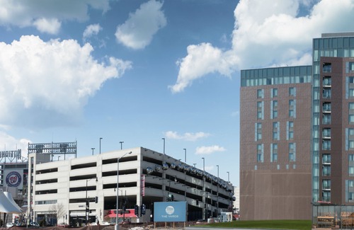 Navy Yard Hotel | Hampton Inn & Suites Washington, D.C. - Navy Yard