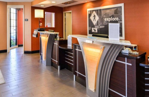 Burlingame Hotel | Hampton Inn & Suites San Francisco-Burlingame-Airport South