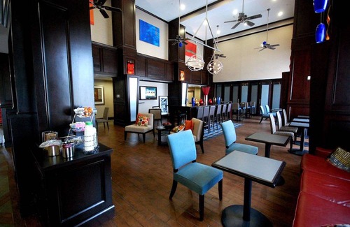 Mount Pleasant Hotel | Hampton Inn & Suites Mount Pleasant