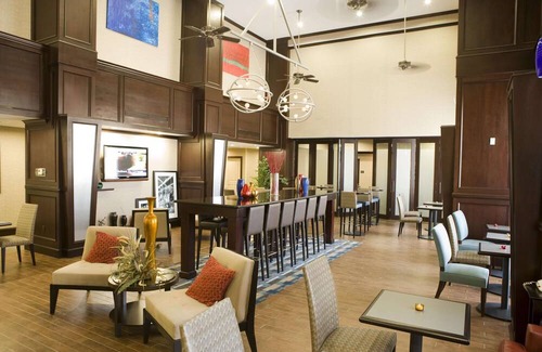Mount Pleasant Hotel | Hampton Inn & Suites Mount Pleasant