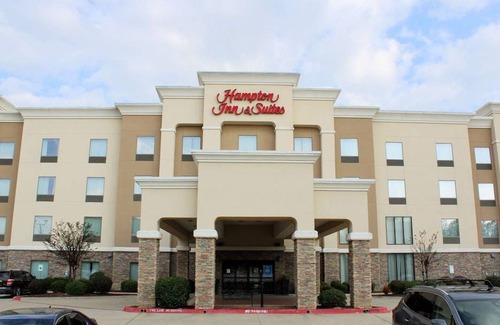 Mount Pleasant Hotel | Hampton Inn & Suites Mount Pleasant
