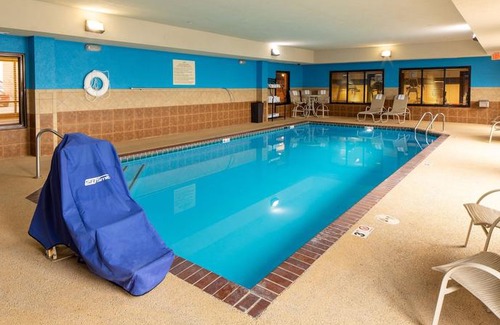 Waterloo Hotel | Hampton Inn Waterloo