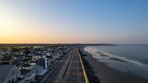 Hampton Apartment | Hampton Tides-Ocean View-Top Floor With Balcony