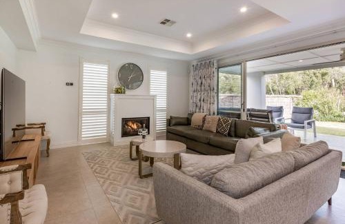 Dunsborough House | Hamptons By The Green - Grand Golfside Retreat