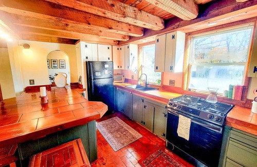Warren House | Hand Crafted Post and Beam Home with Mountain Views Minutes from Sugarbush