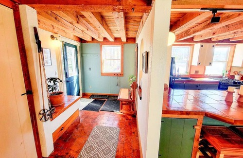 Warren House | Hand Crafted Post and Beam Home with Mountain Views Minutes from Sugarbush