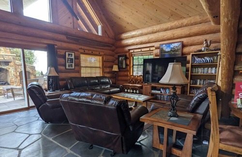 Ahwahnee House | Handcrafted Log Wood Lodge