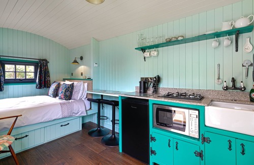 Redruth Apartment | Handcrafted Shepherd's Hut & Shower