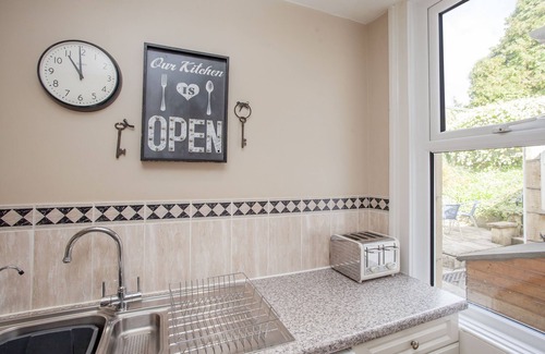 Upper Town House | Handsome Victorian house is perfect for a big gathering of family or friends - with parking for 3 ca