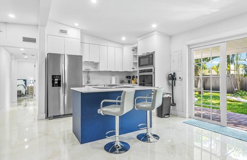 Riverland Village House | Hangar 3350-Fort Lauderdale/wifi/casino/pool/city/3 bedrooms/peaceful retreet