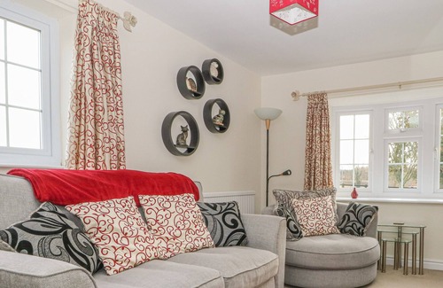 Burythorpe Cottage | HANGING HILL FARM COTTAGE, romantic, with open fire in Malton
