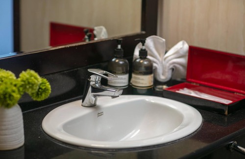 Hang Buom Hotel | Hanoi Traveller House